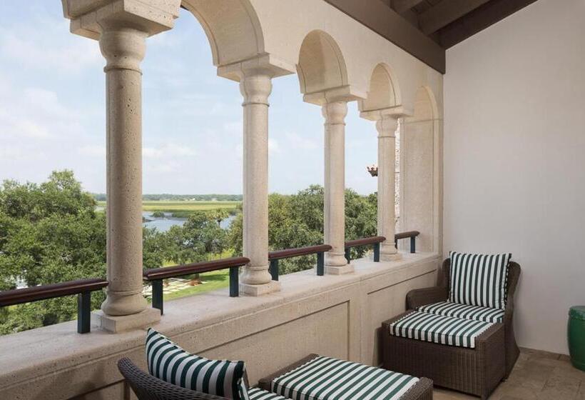 فندق The Cloister