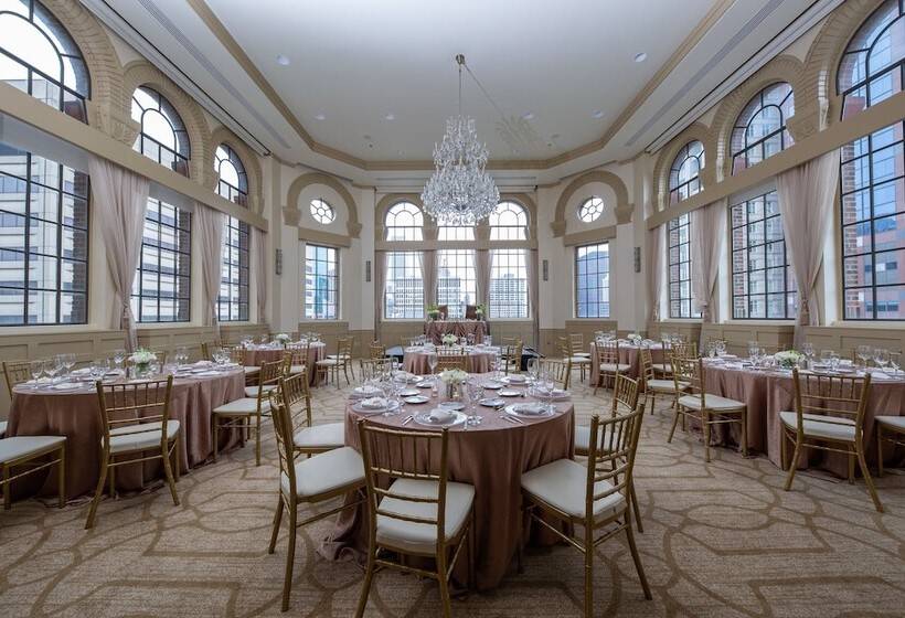 هتل Warwick Allerton  Chicago