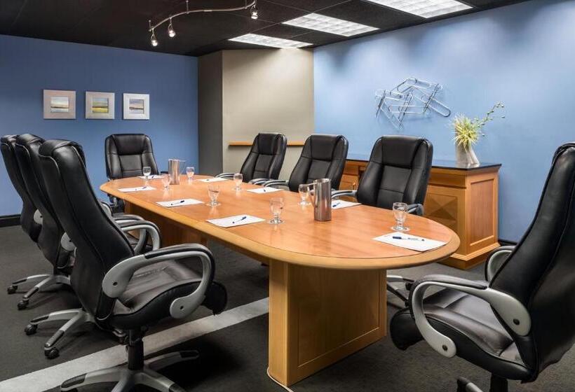 هتل Wyndham Springfield City Centre