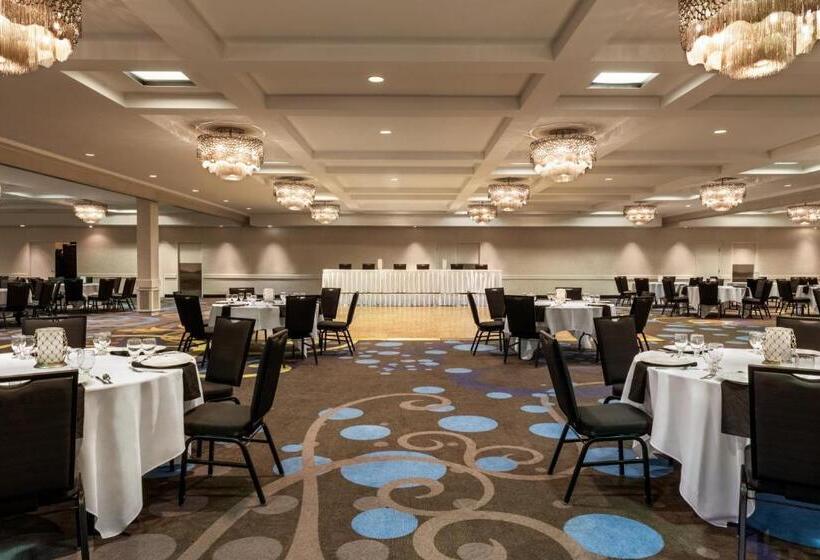 هتل Wyndham Springfield City Centre