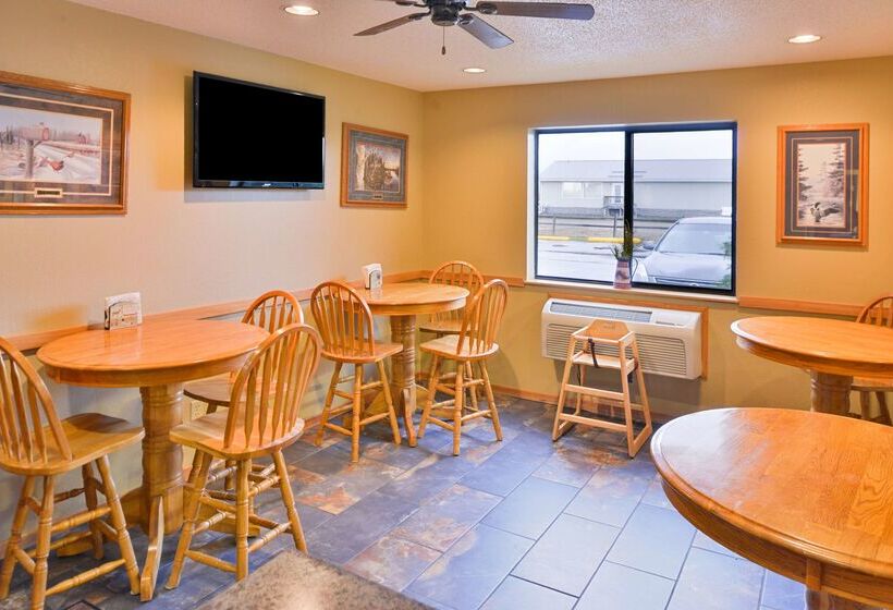 מוטל Americas Best Value Inn & Suites International Falls