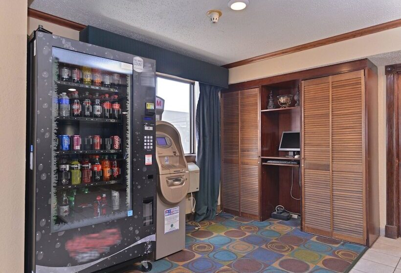 מוטל Rodeway Inn Waukegan   Gurnee
