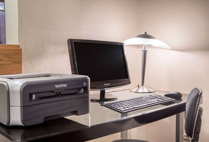 مُتل Super 8 By Wyndham Appleton