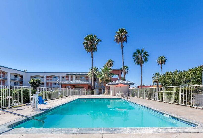 モーテル Super 8 By Wyndham Bakersfield/central