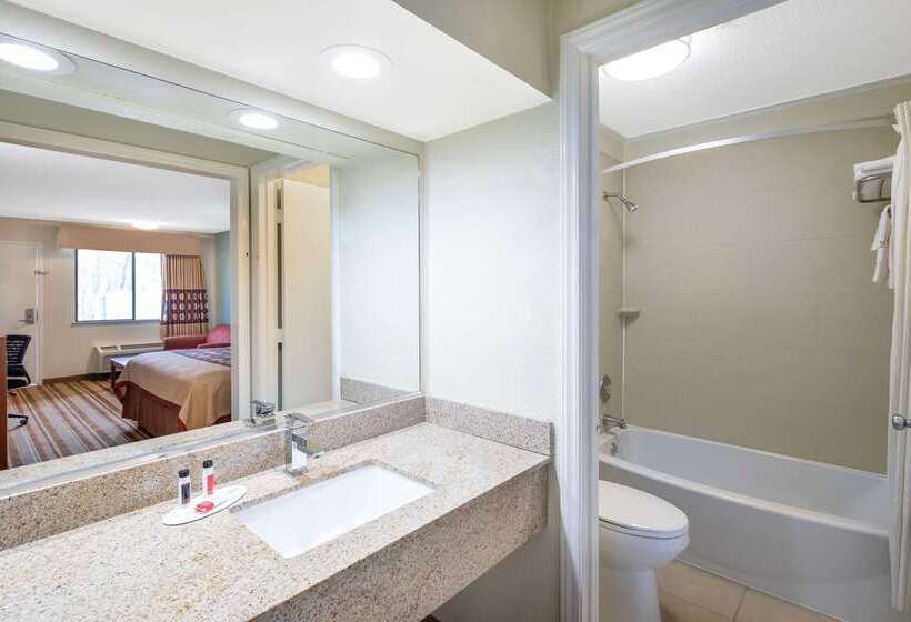 فندق على الطريق Super 8 By Wyndham Burlington Nc