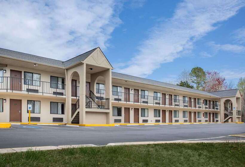 فندق على الطريق Super 8 By Wyndham Burlington Nc