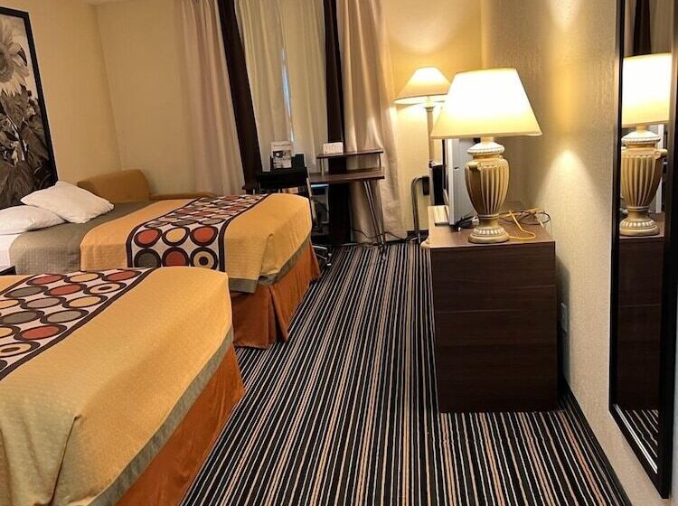 مُتل Super 8 By Wyndham Dodge City