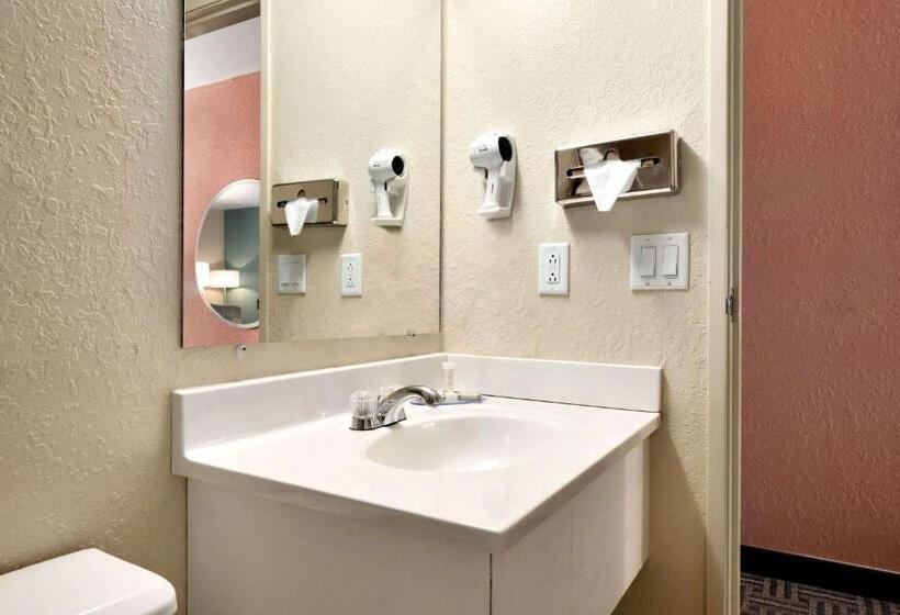 Мотель Rodeway Inn