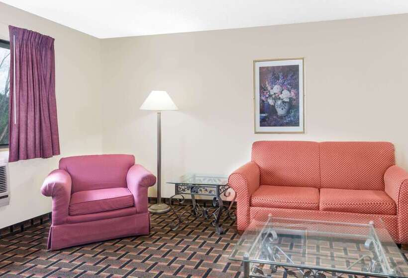 モーテル Super 8 By Wyndham Kent/akron Area