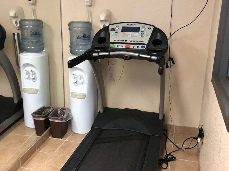 مُتل Super 8 By Wyndham North Platte