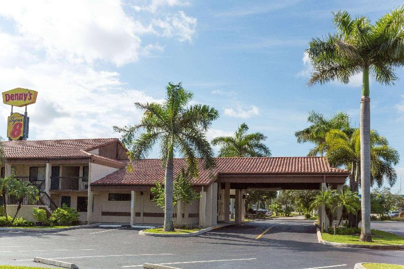 فندق على الطريق Super 8 By Wyndham Riviera Beach West Palm Beach
