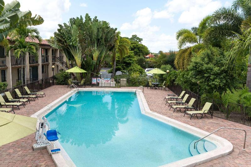 فندق على الطريق Super 8 By Wyndham Riviera Beach West Palm Beach
