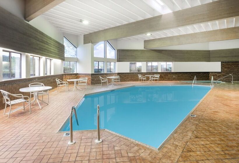 مُتل Super 8 By Wyndham Wisconsin Dells