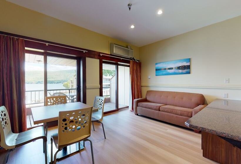 مُتل Surfside On The Lake