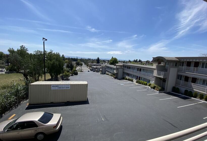 Отель Budget Inn Of Hayward