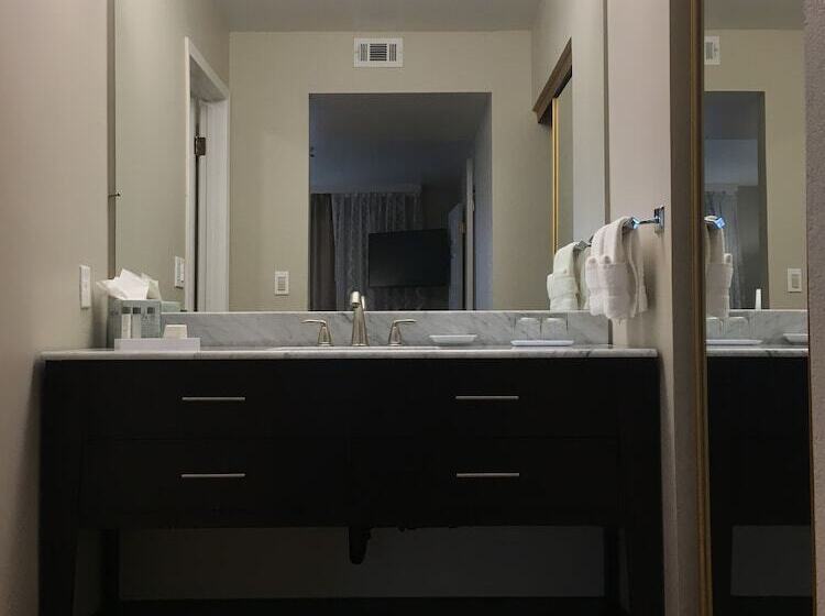 Отель Chase Suites Brea Fullerton   North Orange County