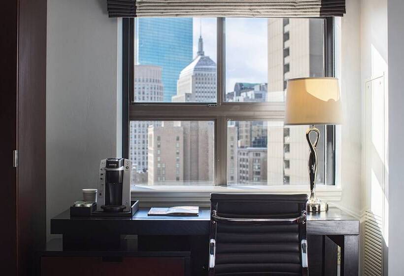 هتل Courtyard By Marriott Boston Downtown