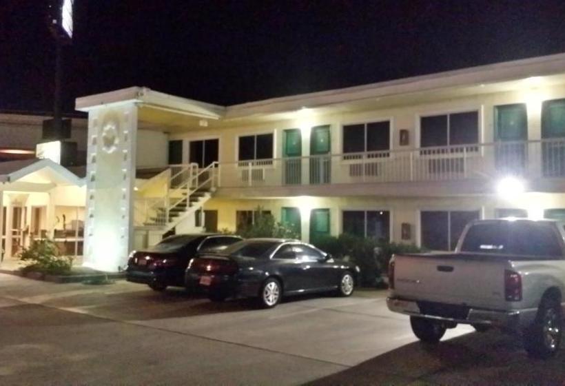 فندق Desert Mirage Inn & Suites