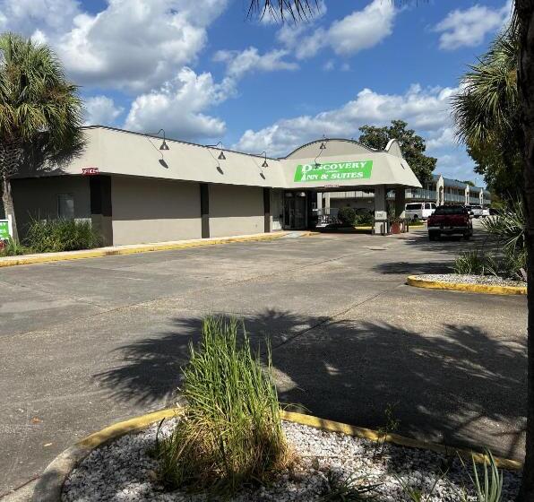 בית מלון כפרי Discovery Inn Lafayette