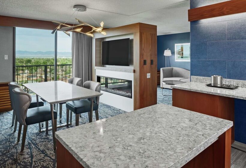Doubletree By Hilton Hotel Denver