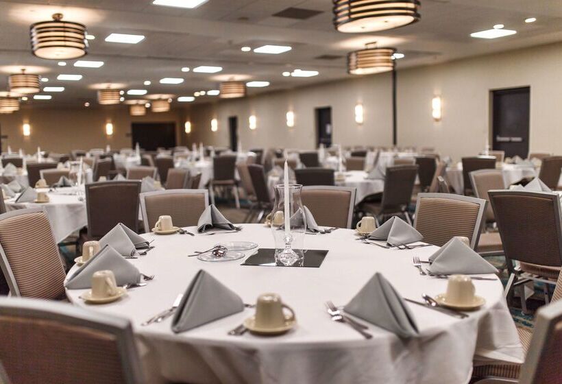 فندق Doubletree By Hilton Neenah