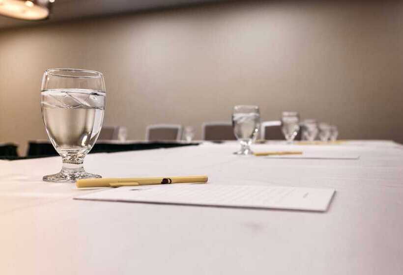 فندق Doubletree By Hilton Neenah