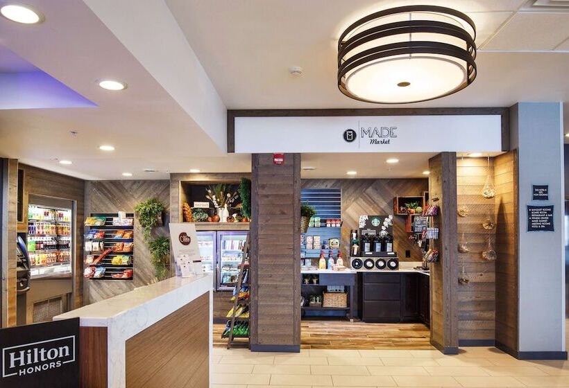 فندق Doubletree By Hilton Neenah