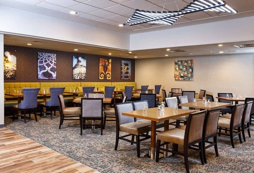 فندق Doubletree By Hilton Neenah