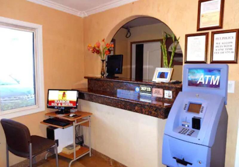 فندق Harbor Inn & Suites Oceanside