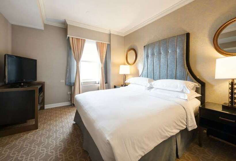 هتل Hilton Milwaukee