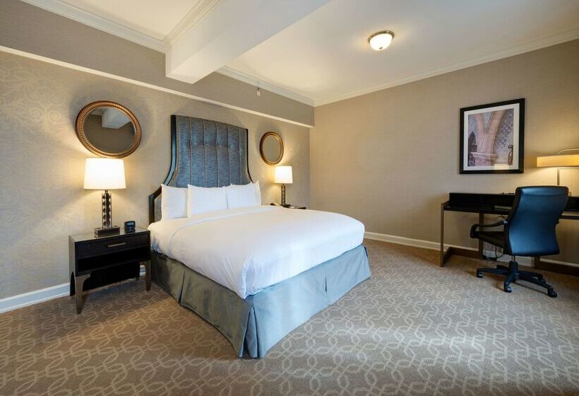 هتل Hilton Milwaukee