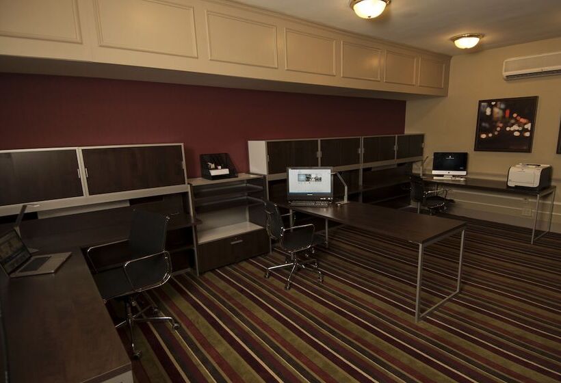 هتل Hilton Milwaukee