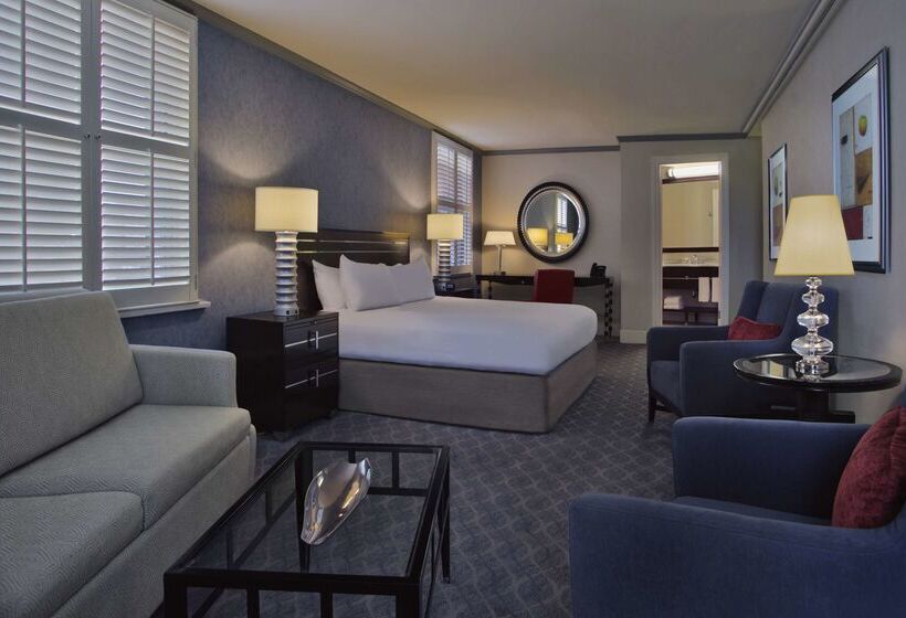 호텔 Hilton Orrington / Evanston