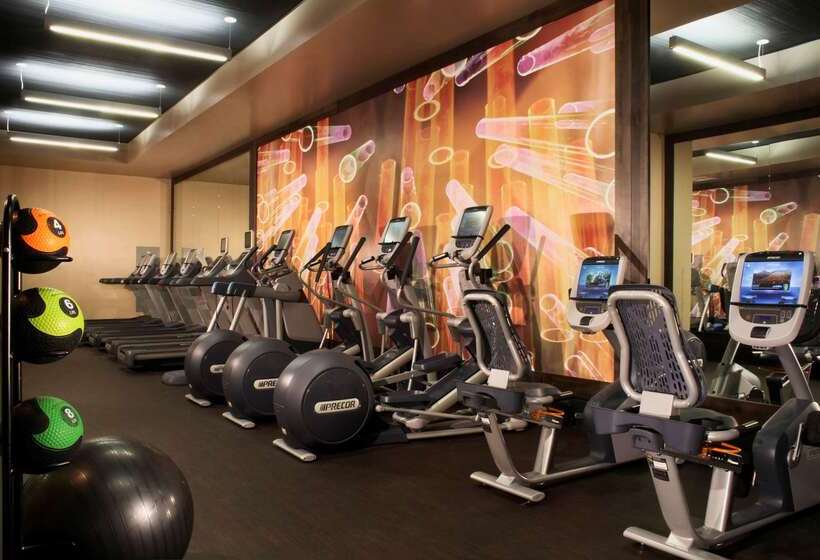 בית מלון כפרי Hilton Parsippany