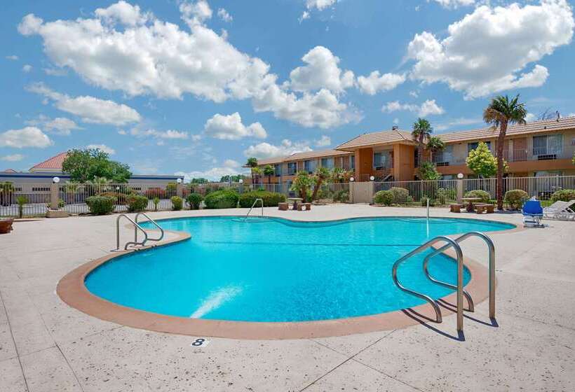 هتل Knights Inn  Palmdale Ca
