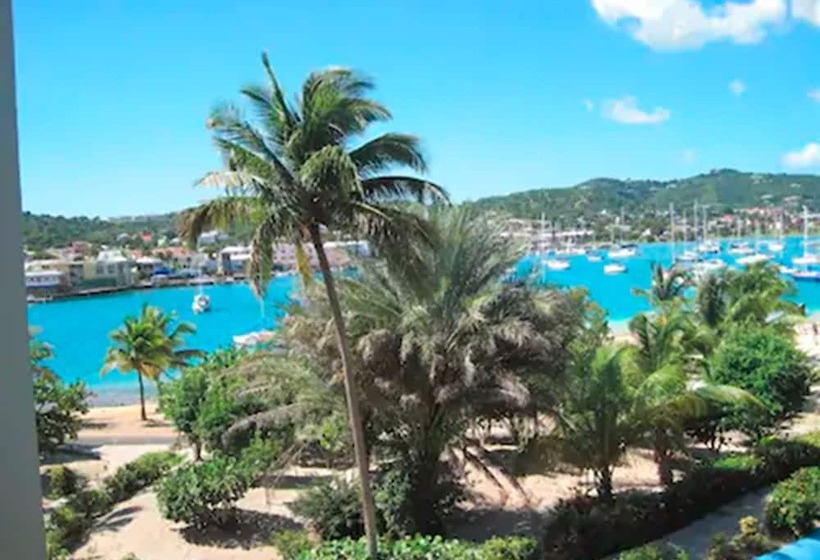 هتل On The Cay