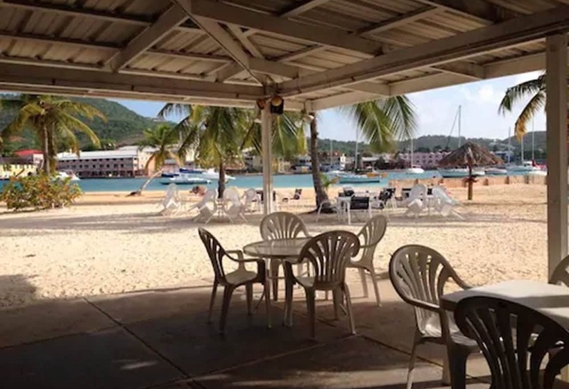 هتل On The Cay