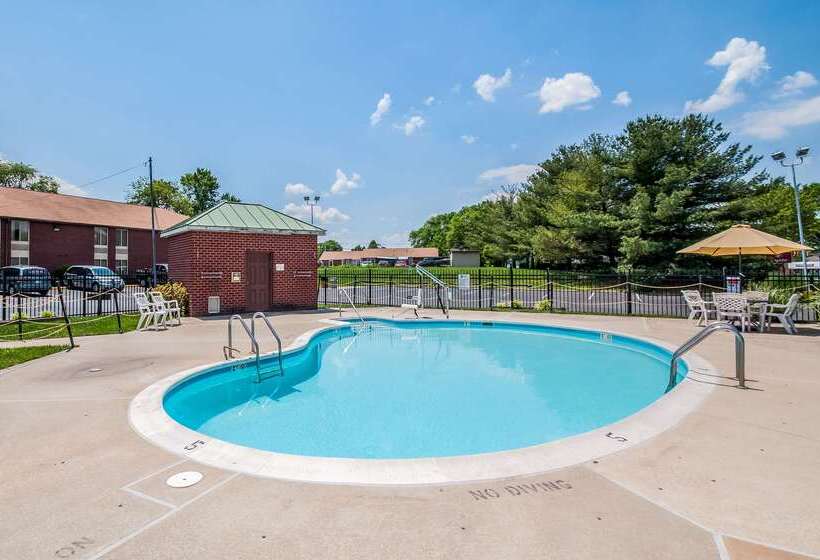 בית מלון כפרי Quality Inn Near Potomac Mills