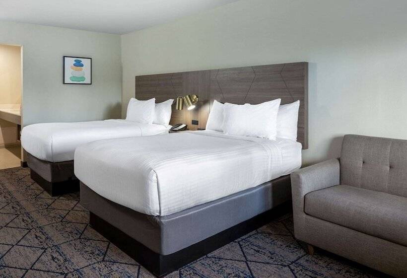 فندق Ramada By Wyndham Modesto Yosemite Area