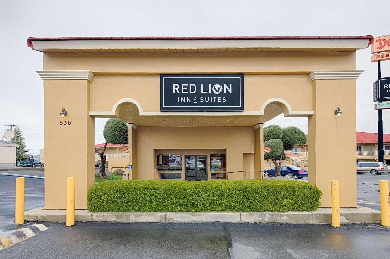 هتل Red Lion Inn & Suites Redding