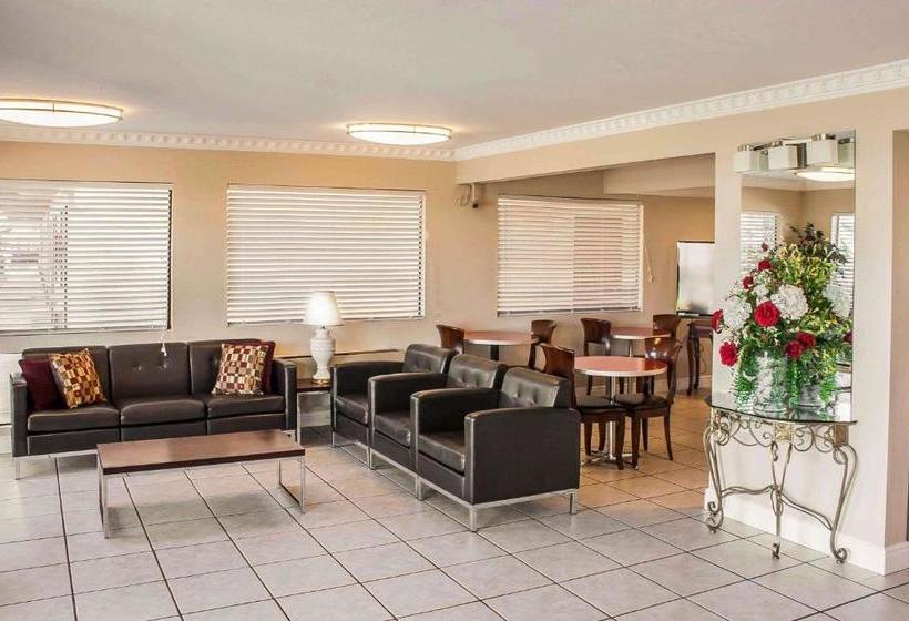 هتل Rodeway Inn & Suites