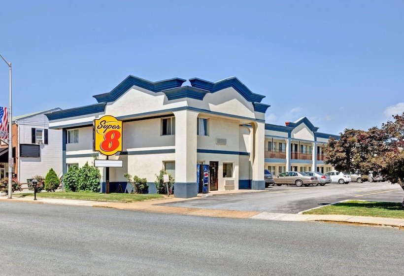 هتل Super 8 By Wyndham Newark De