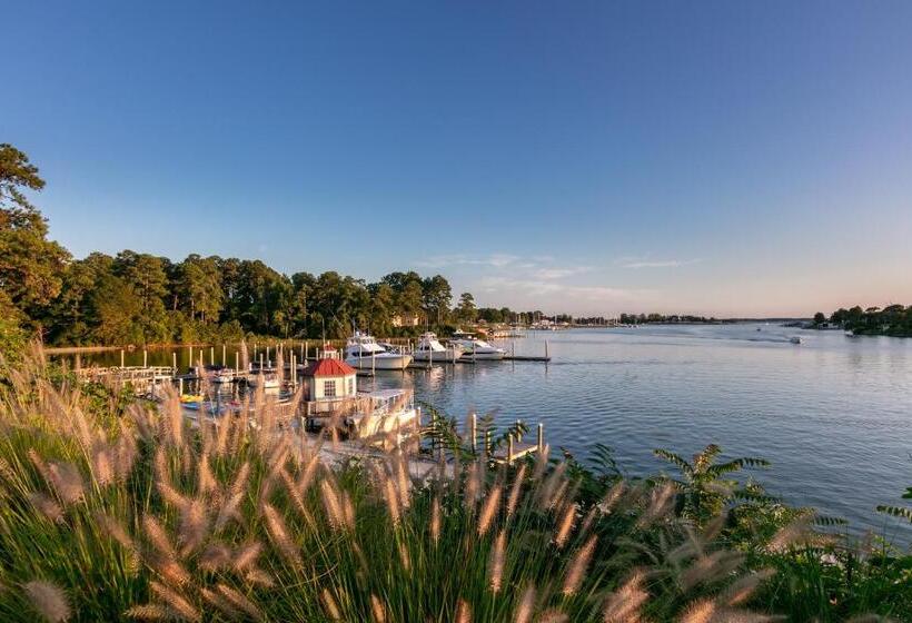 호텔 The Tides Inn