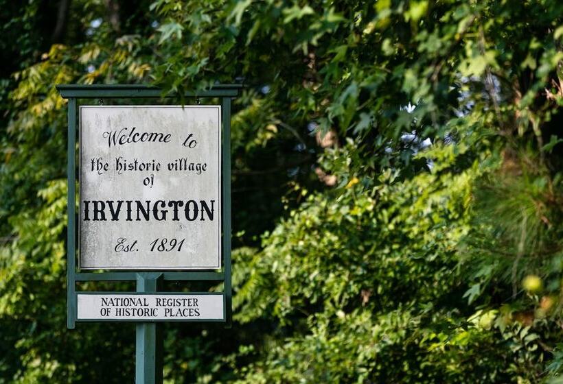 호텔 The Tides Inn