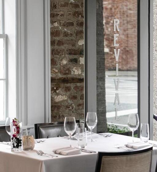 هتل The Vendue, Downtown Art