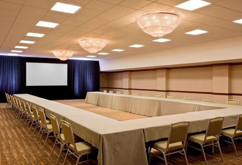 هتل The Westin Kansas City At Crown Center