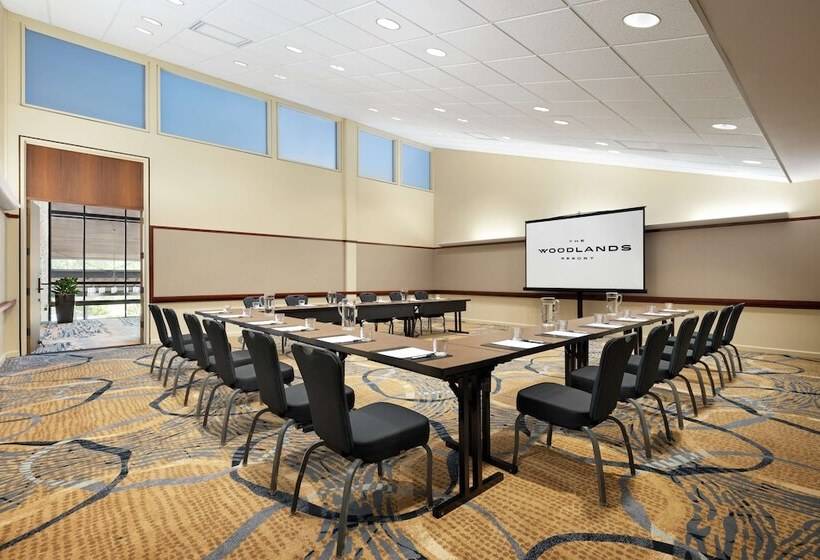 هتل The Woodlands Resort, Curio Collection By Hilton