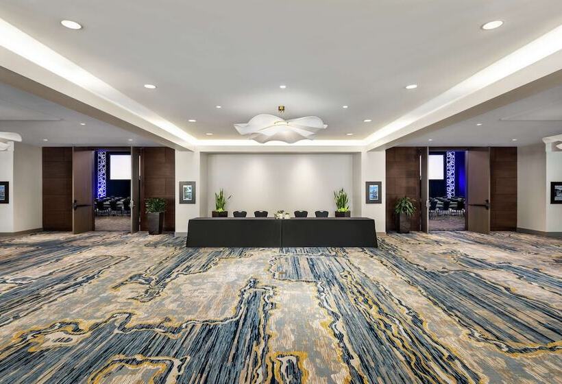 هتل The Woodlands Resort, Curio Collection By Hilton