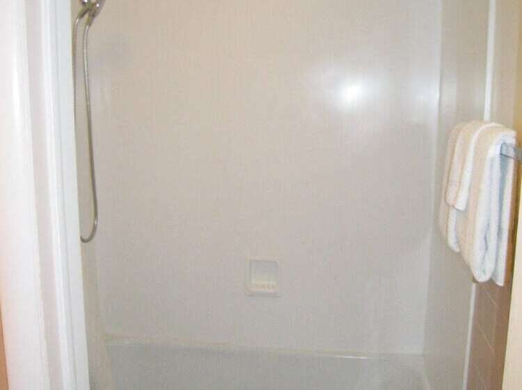 Travelers Lodge Motel Marshall