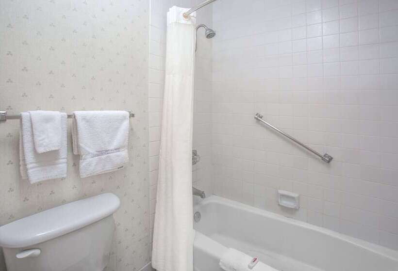 فندق Travelodge By Wyndham Costa Mesa Newport Beach Hacienda